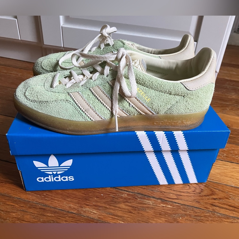 Adidas gazelle sz 7 segrsp/almyel/cwhite